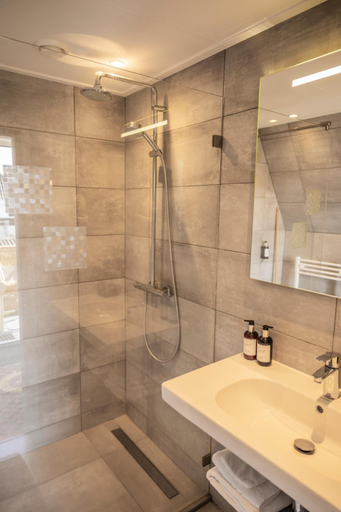 Bathroom 3, Hotel Restaurant Boschlust, Gaasterlân-Sleat