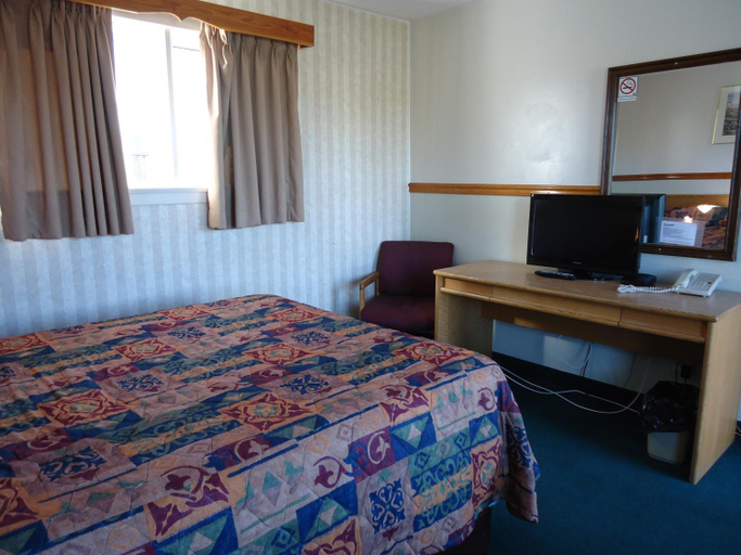 General view 5, Kingsway Inn, Thunder Bay