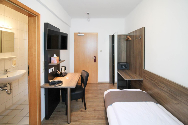 Bedroom 4, Center Hotel Essen, Essen