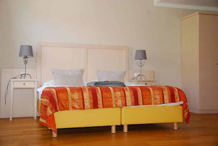 Bedroom 3, Winzerhotel Gumpoldskirchen, Mödling