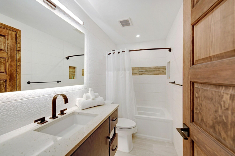 Room 5, Bali Hai Beach Resort, Manatee