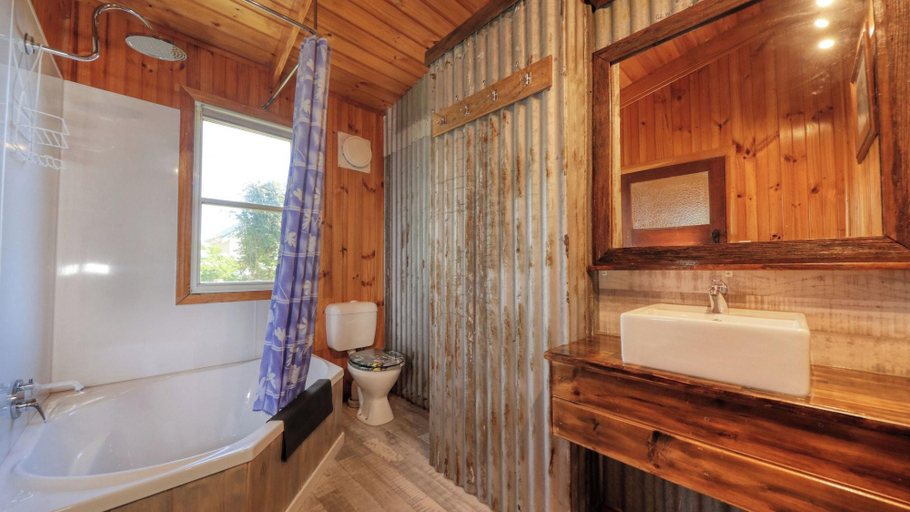 Room 3, Boat Harbour Garden Cottages, Waratah/Wynyard - Pt A