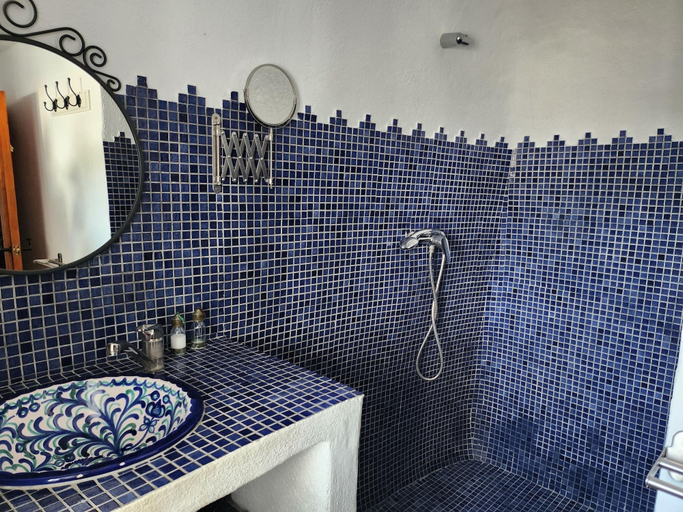 Bathroom 3, Cuevas Andalucia, Granada