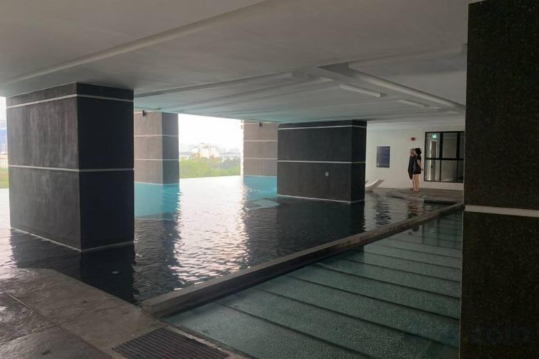 Pool 3, 2&3BR Family Suite Nr Sunway Velocity & LRT Maluri, Kuala Lumpur