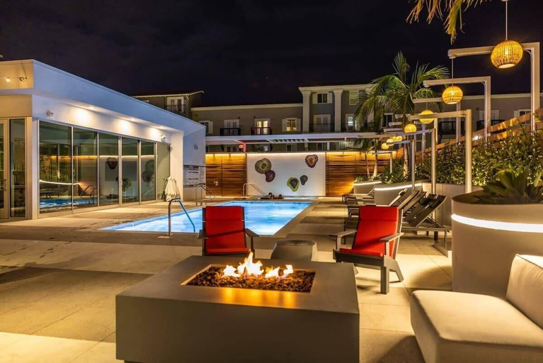 Sports and Entertainment 4, Marbella Lane Luxury Beachside 2br, Los Angeles