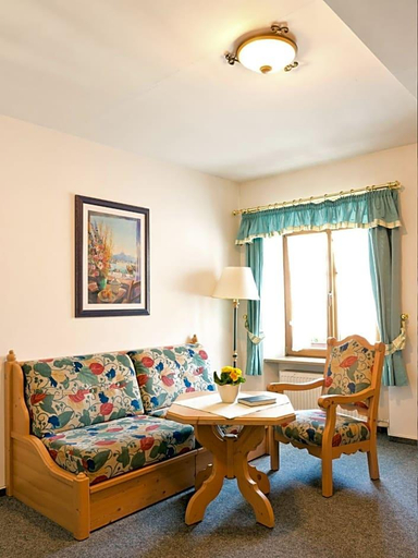 Public Area, Hotel Lobmeyer, Cham