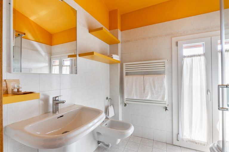 Bathroom, Hotel Emi, Bologna