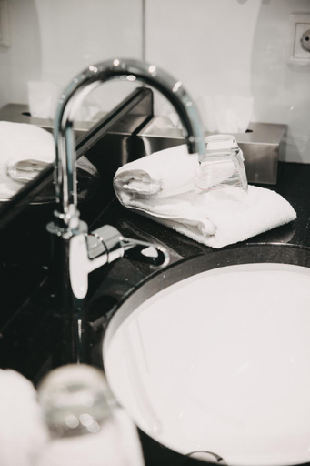 Bathroom 4, 3g Hotel, Fulda
