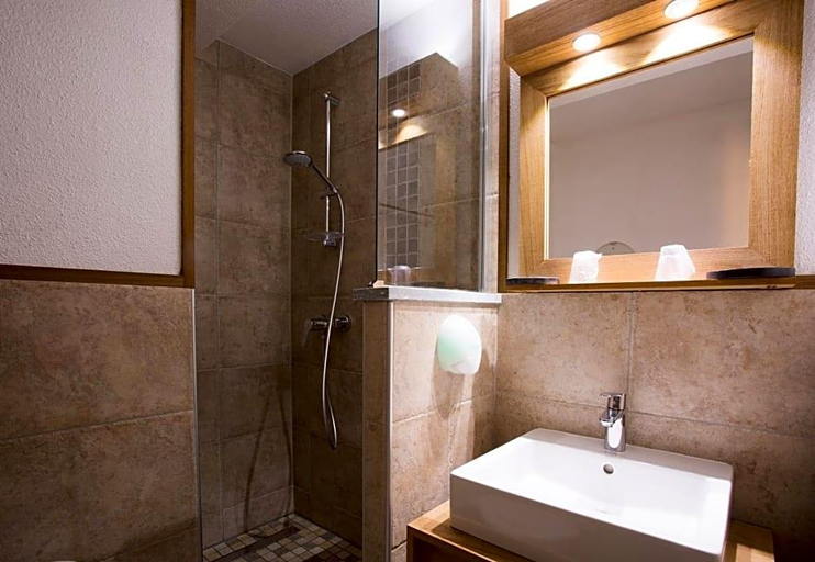 Bathroom 4, Hv¥tel L'echaillon, Hautes-Alpes