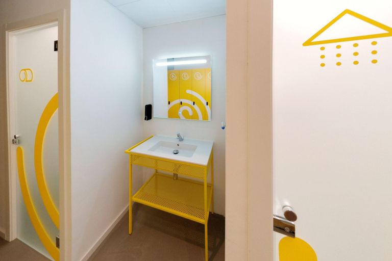 Others 5, Konk Hostel, Murcia