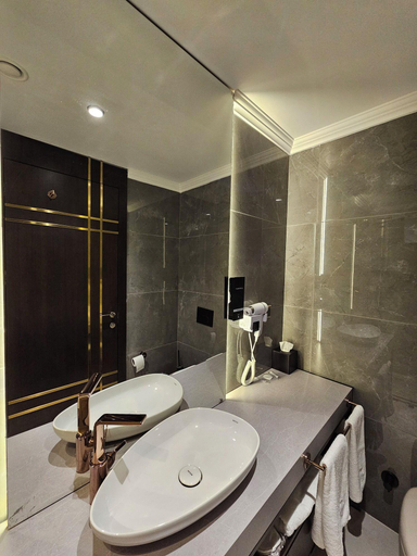 Bathroom 5, Asur Imperial Hotel, Midyat