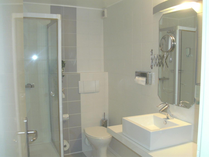 Bathroom 4, Hotel Ambiente, Hof