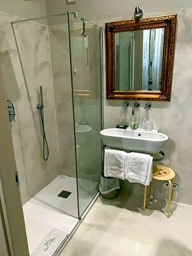 Room 5, Relais Real Collegio, Savona