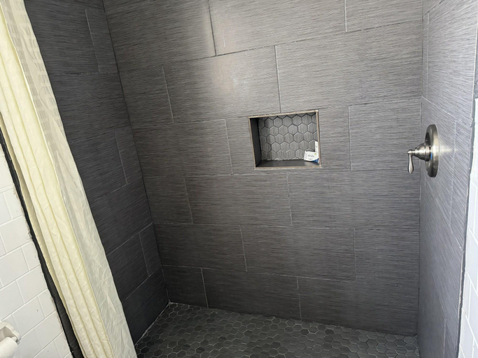 Bathroom 3, Budget Inn Danville, Danville