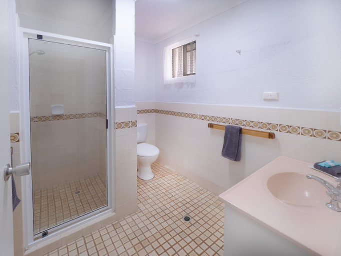Bathroom 3, Boyne Island Motel And Villas, Calliope - Pt A
