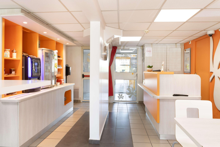 Lobby 2, Premiv Re Classe Chv Lons En Champagne, Marne