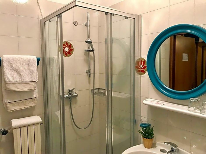 Room 2, Garnv Hotel Tignale Gtsgroup, Brescia