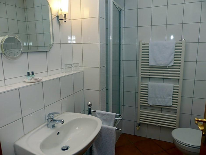 Bathroom 4, Grvºner Baum, Main-Tauber-Kreis
