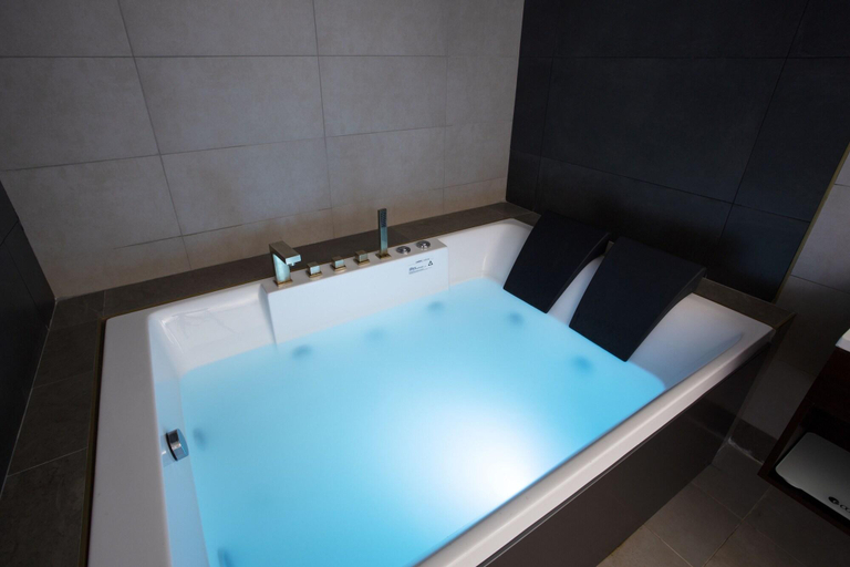 Bathroom 5, Velar Inn Hotel, Taif