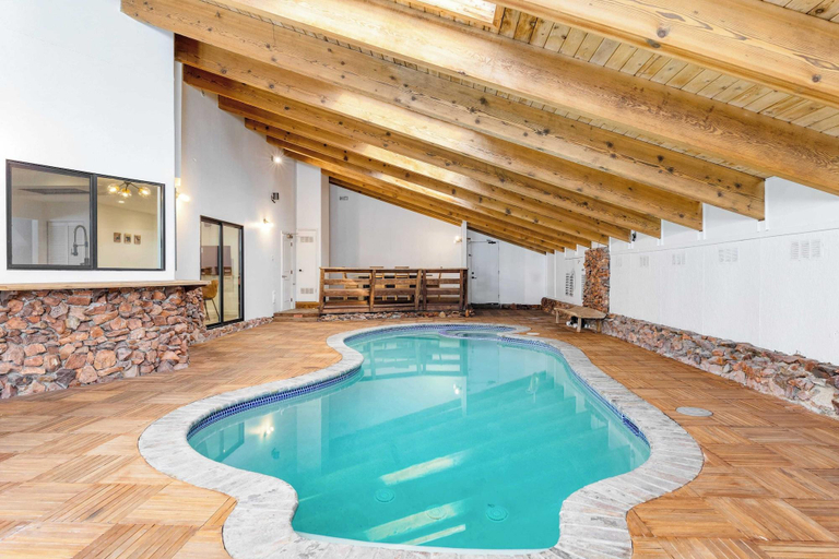 General view 1, Honeypot By Avantstay Indoor Pool Hot Tub, San Bernardino