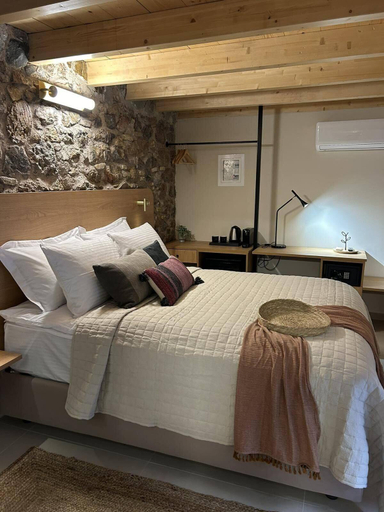 Bedroom 2, Living Yard Acropolis, Attica