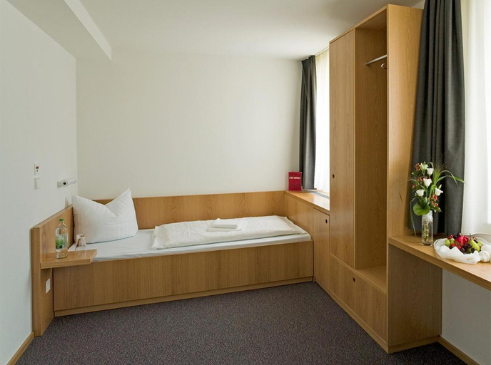 Bedroom, "burkardushaus, Tagungszentrum Am Dom", Würzburg
