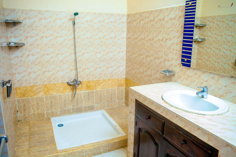 Bathroom 5, LOTUS HOTEL DIEGO, Diana