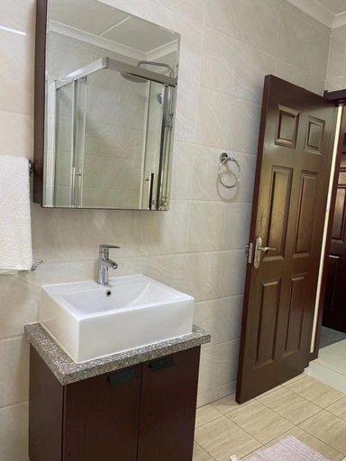 Bathroom 4, Lilypark Lodge, Bojanala