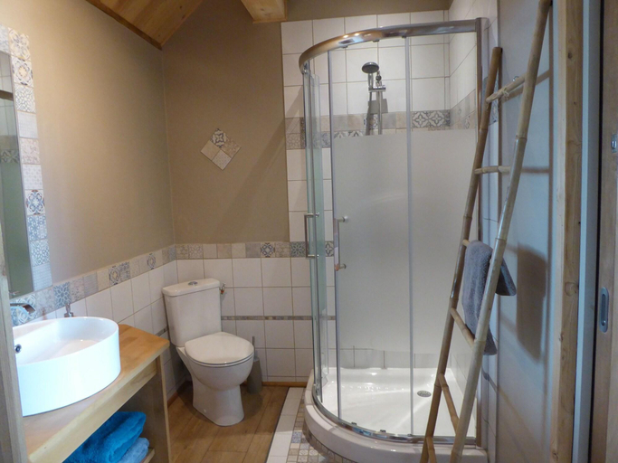 Bathroom 4, Ferme De La Grande Moucherolle, Isère