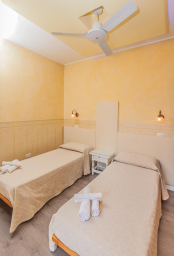 Bedroom 3, Albergo Della Corte, Benevento