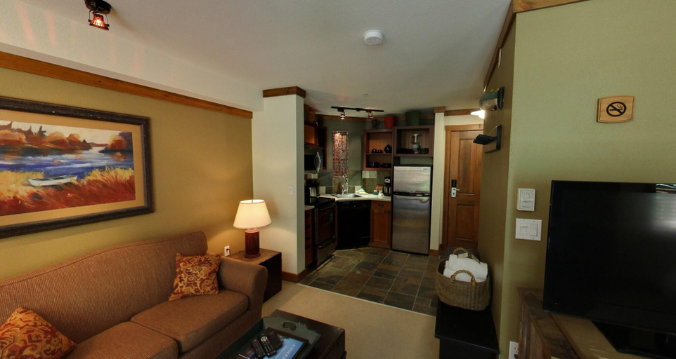 Room 5, Embarc Panorama, East Kootenay