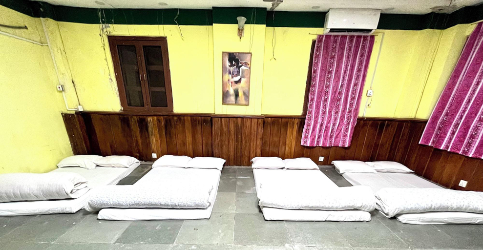 Room 4, Lake Twenty Thousand Farm Retreat, Narayani