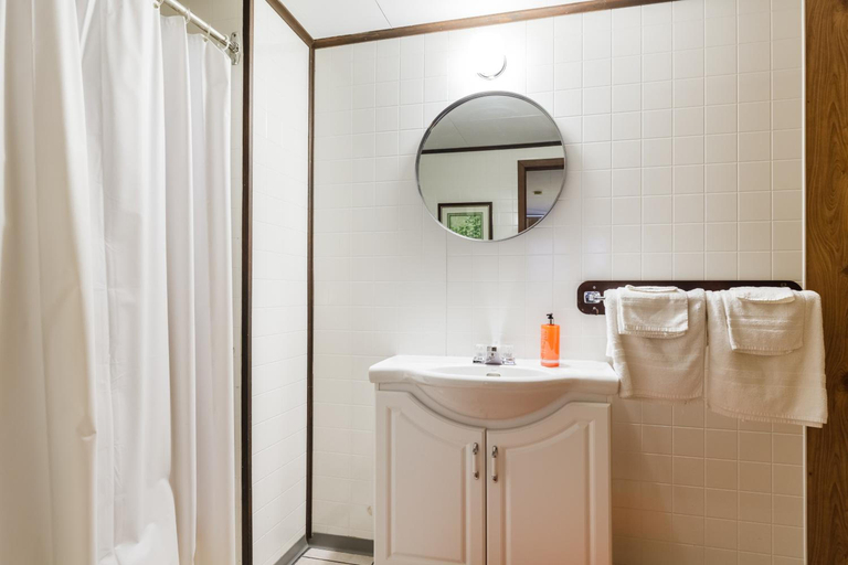 Bathroom 3, Motel Ile D'orleans, L'Île-d'Orléans