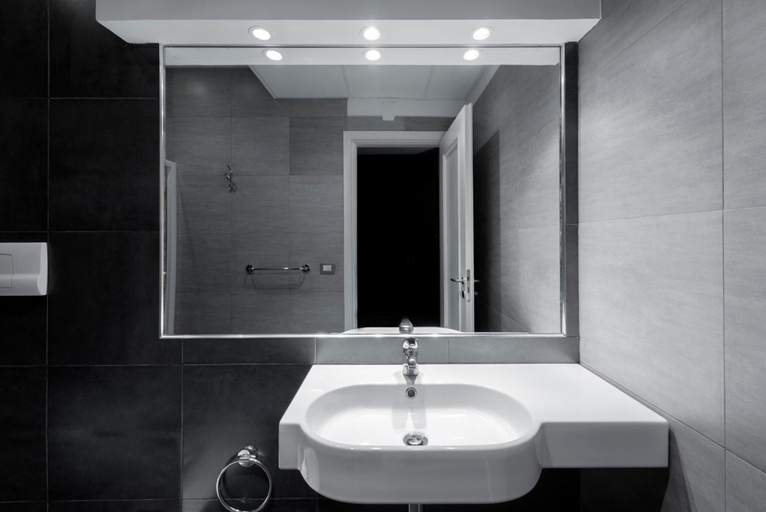 Bathroom 5, Residence Annunziata, Messina