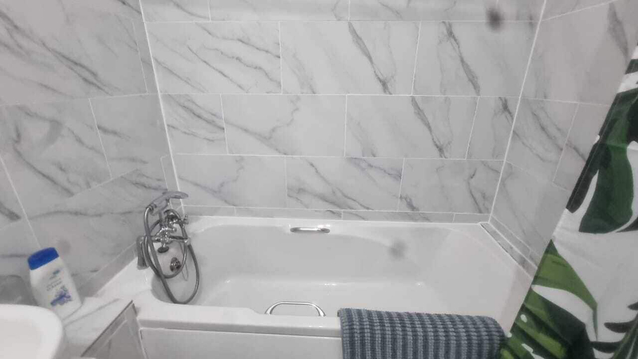 Bathroom 3, Extra Large One Bedroom Flat With Parking, London