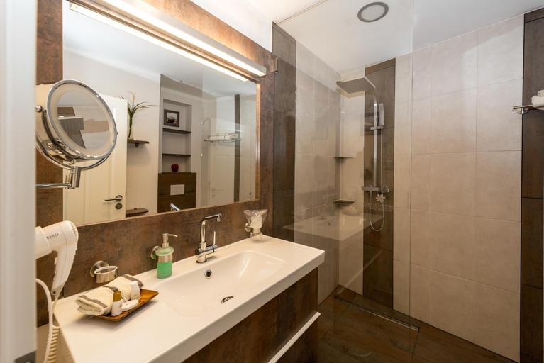 Bathroom 4, Die Edelkastanie, Gifhorn