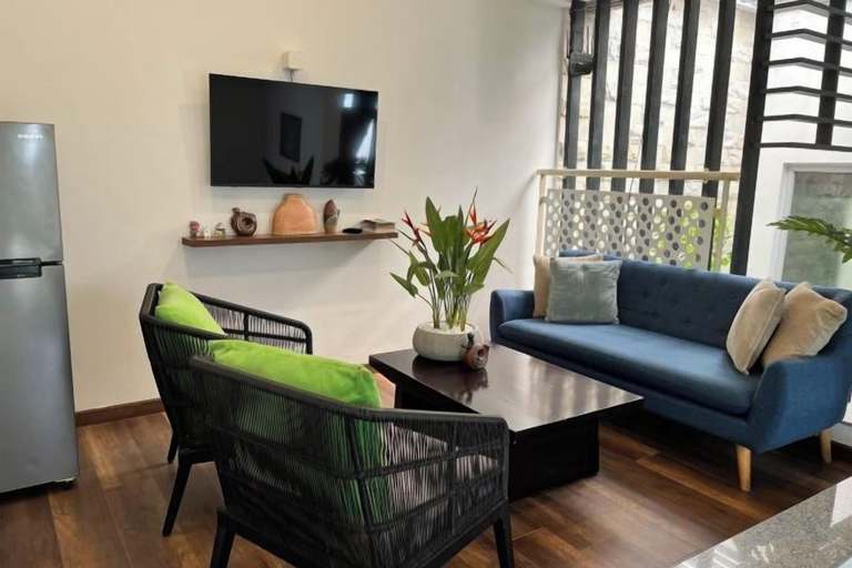 2, Kim’s House Entire Villa 6-BR Near My Khe Beach, Da Nang