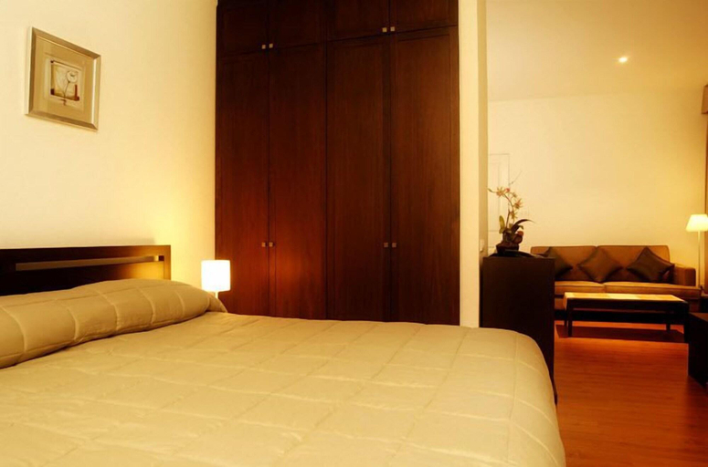 Room 3, Siam Bright Suite, Khlong Toey