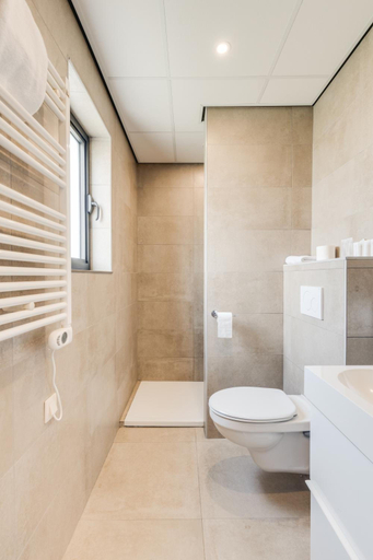 Bathroom 3, Hotel Italia, Oost-Vlaanderen