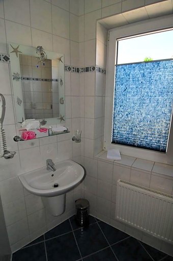 Bathroom, Hotel Stadt Reinfeld, Stormarn
