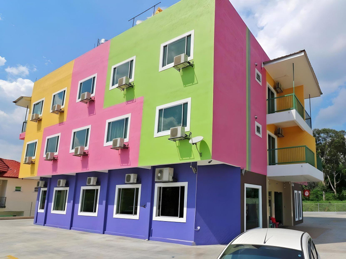 Exterior & Views