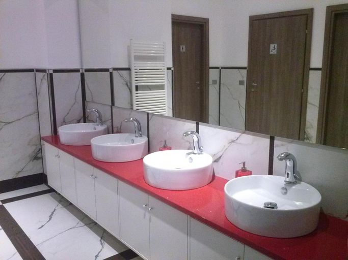 Bathroom 5, Igiban Hotel, Milano