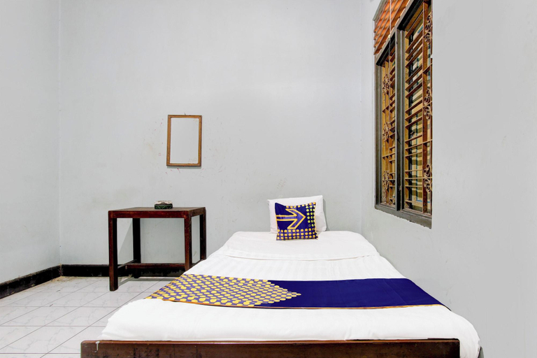 Room 2, Spot On 94085 Hotel Agung, Banyumas