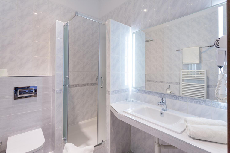Bathroom 3, Hotel Mikulski, Gliwice City