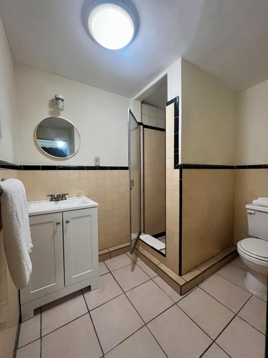 Bathroom 3, Hotel León, Tijuana