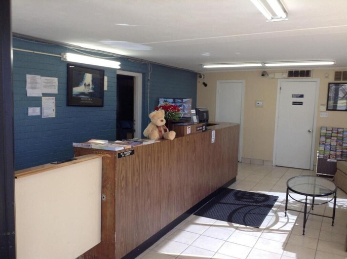 Public Area 2, Ocean View Inn, Norfolk