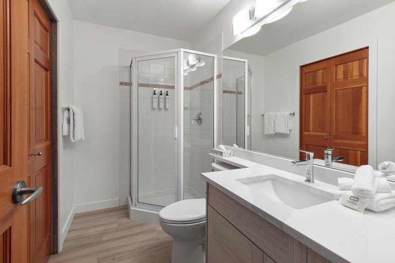 Bathroom 4, Northstar By Whiski Jack, Squamish-Lillooet