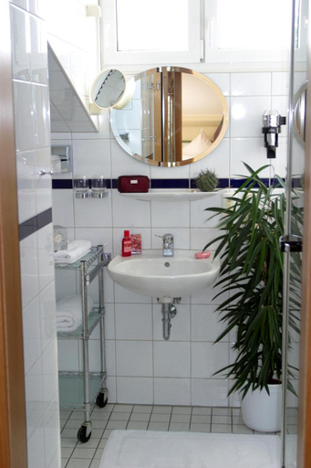 Bathroom, Appartementpension Zum Zacherl, München