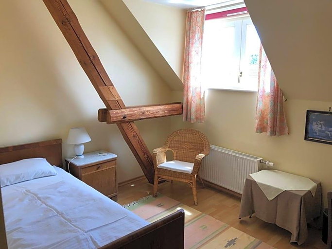Bedroom 1, Gutshof Eucken, Hildesheim