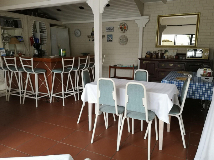 Food & Drinks 4, Nahoon Mouth Guest House, Buffalo City